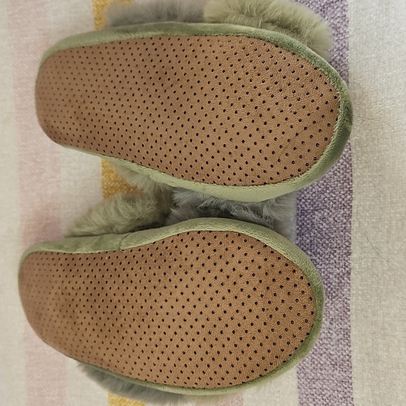 FUZZY SLIPPERED - Picture 2 of 7